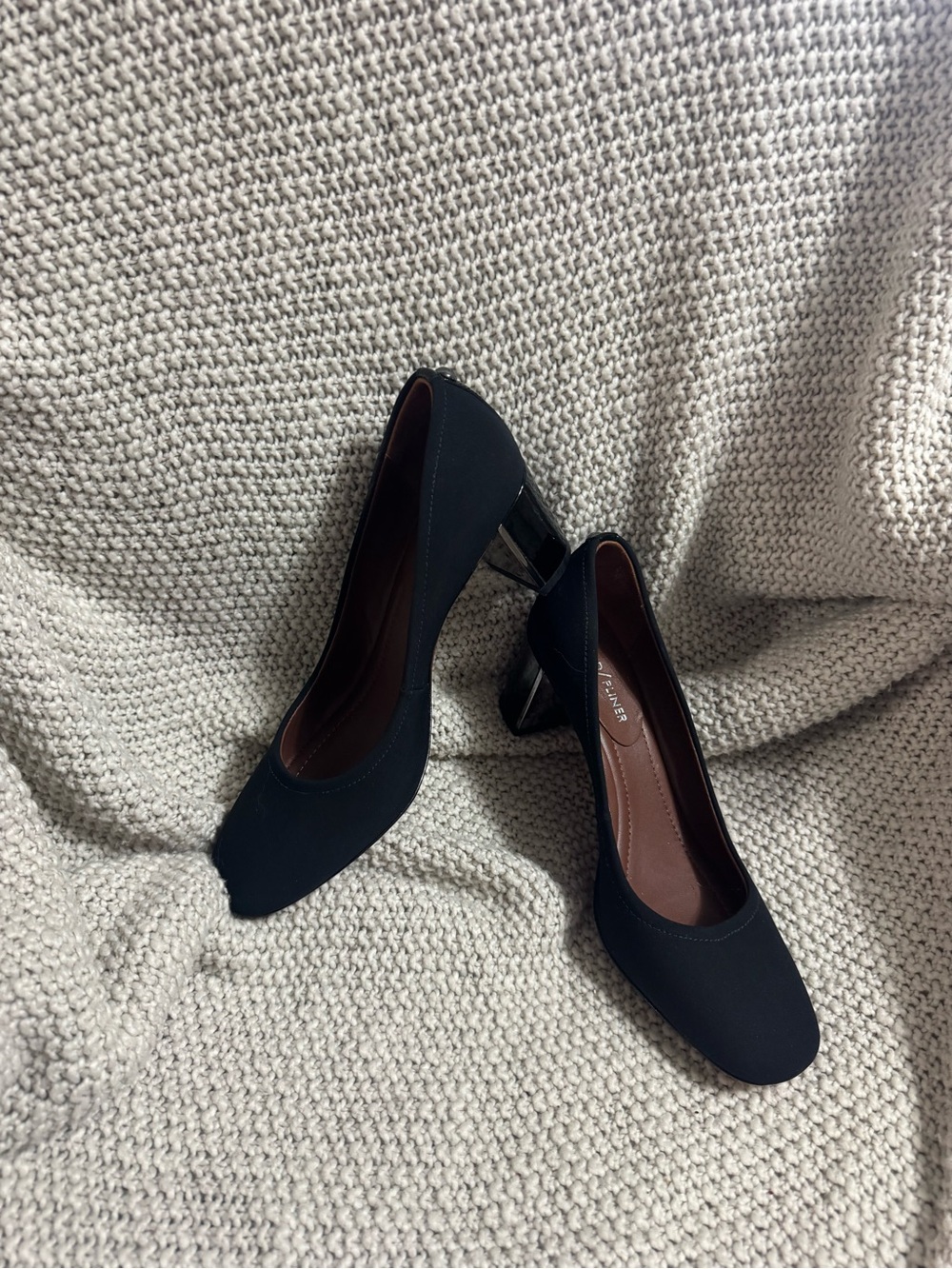 Donald J. Pliner Black Mid-Heel‎ Pumps